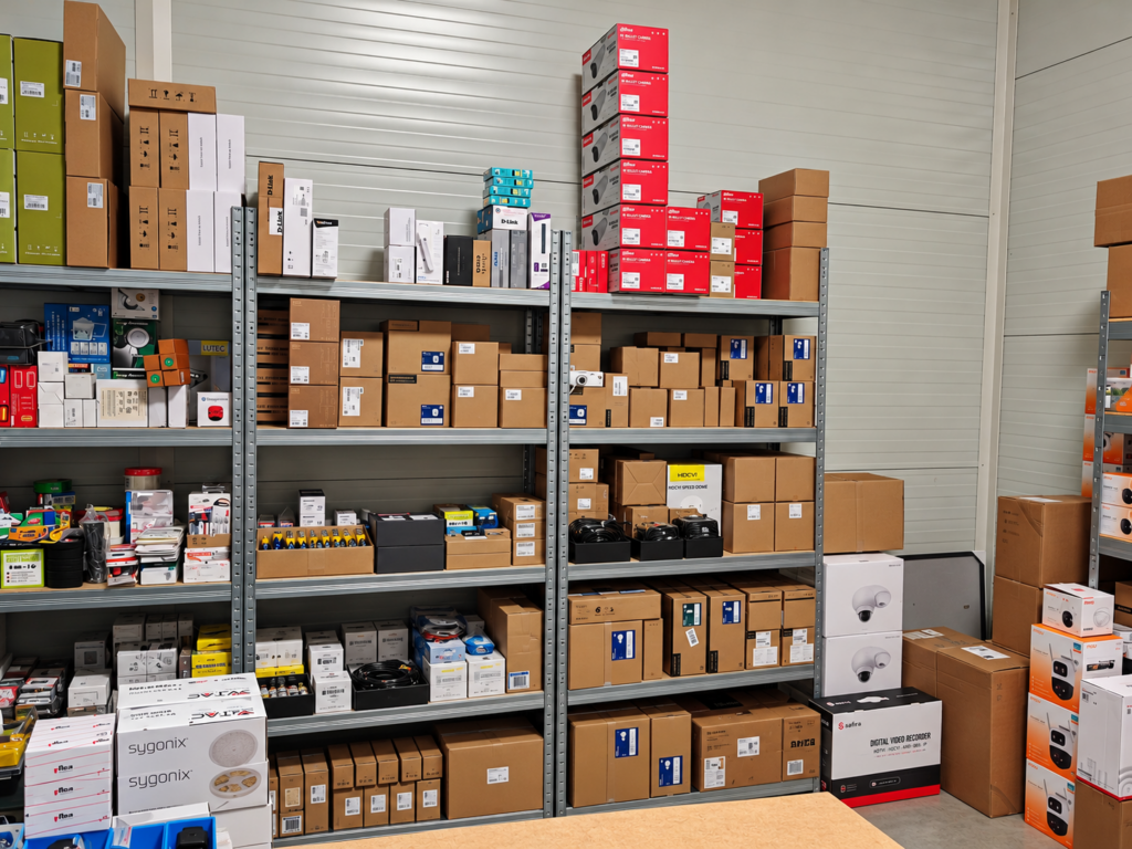 Étagères de stock de caméras, enregistreurs et accessoires Activ'Sécurité